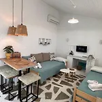 Unique Beachfront House - Private Garden Casa vacanze Analipsis (Messinia)