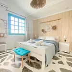 Unique Beachfront House - Private Garden Holiday home *