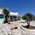 Casa vacanze Unique Beachfront House - Private Garden *