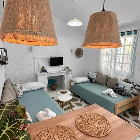 Unique Beachfront House - Private Garden *