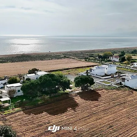 Unique Beachfront House - Private Garden Holiday home