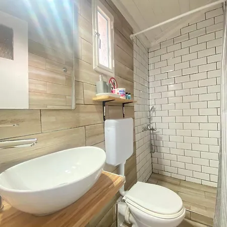 Unique Beachfront House - Private Garden *