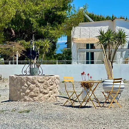 Unique Beachfront House - Private Garden Analipsis (Messinia)