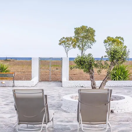 펜션 Unique Beachfront House - Private Garden