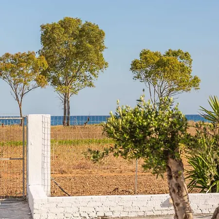 Unique Beachfront House - Private Garden * Analipsis (Messinia)