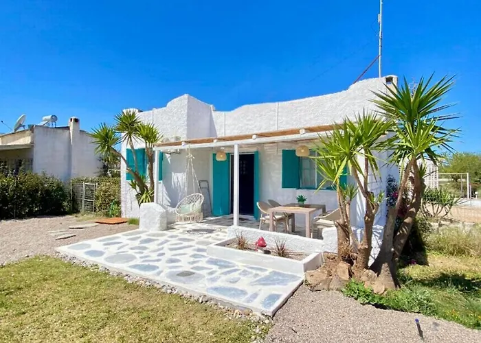 Unique Beachfront House - Private Garden *