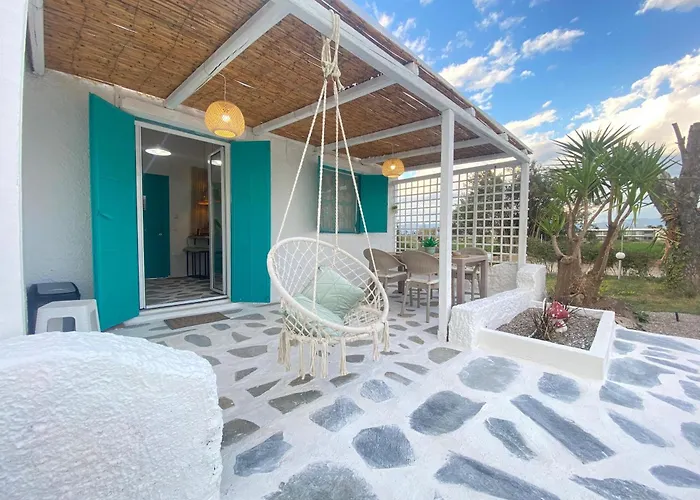 Vakantiehuis Unique Beachfront House - Private Garden Analipsis (Messinia)