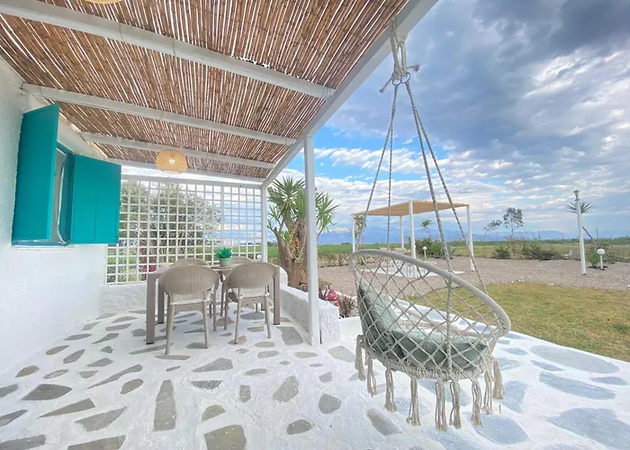 Unique Beachfront House - Private Garden Vakantiehuis Analipsis (Messinia)