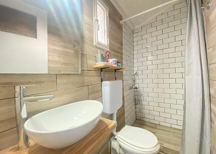 Unique Beachfront House - Private Garden *